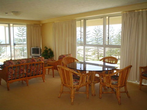 Cashelmara Beachfront Apartments - Accommodation Gold Coast 2