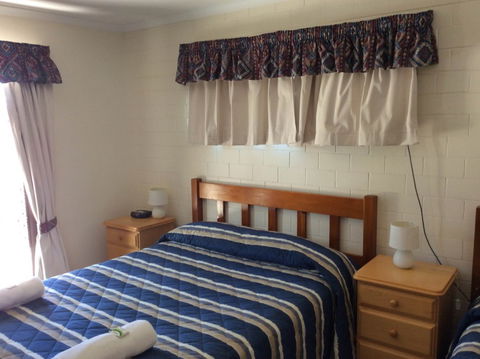 Cleveland Visitor Villas Motel & Shailer Park Garden Villas - Accommodation Gold Coast 4