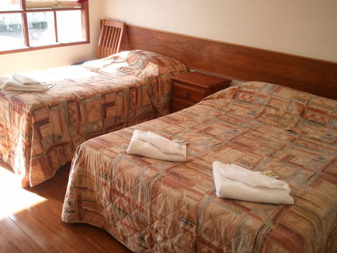 Beaconsfield Lodge Motel - Accommodation Gold Coast 0