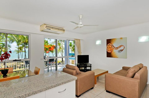 Agincourt Beachfront Apartments - Accommodation Gold Coast 6