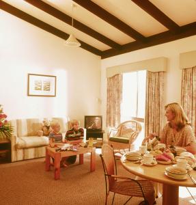 West Beach Lagoon - Accommodation Gold Coast 3