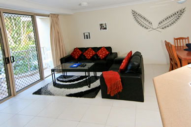 Miami Beachside Apartments - Accommodation Gold Coast 7