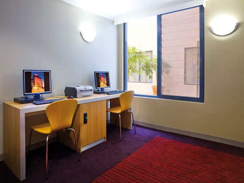 Travelodge Phillip Street - Accommodation Gold Coast 5