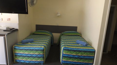 Central Point Motel - Accommodation Gold Coast 2
