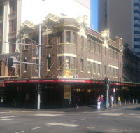 Sir John Young Hotel - Gold Coast 4U