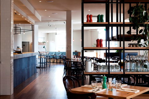 Plough Hotel - Accommodation Gold Coast 0