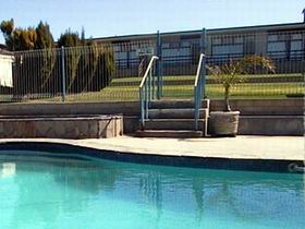 Oyster Court Motel And Holiday Units - Accommodation Gold Coast 0