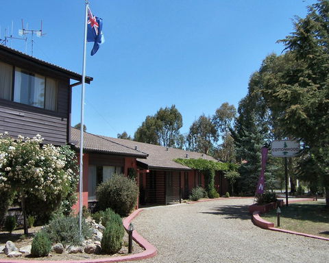 Cottonwood Lodge Motel - Accommodation Gold Coast 0