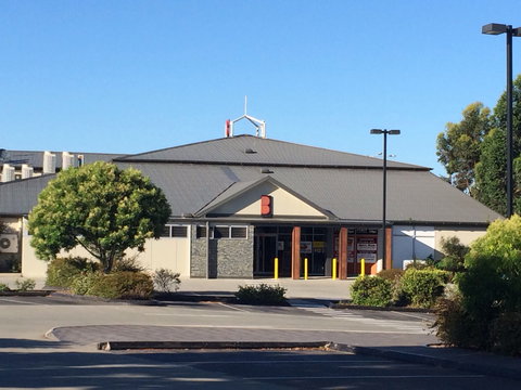  Bradford Hotel - 1 Gold Coast 0