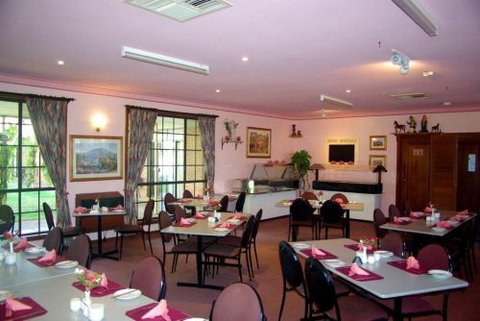 Roundhouse Motel - Accommodation Gold Coast 2