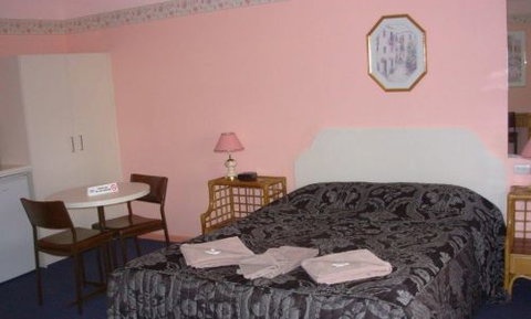 Roundhouse Motel - Accommodation Gold Coast 4