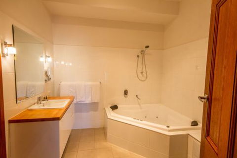 JV Jones Pty Ltd - Accommodation Gold Coast 5