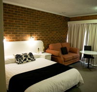 Cousins Motor Inn - Accommodation Gold Coast