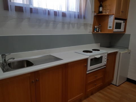 Cousins Motor Inn - Accommodation Gold Coast 10