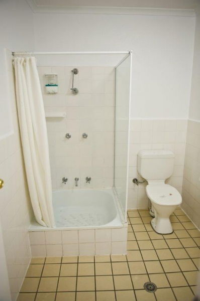 Cousins Motor Inn - Accommodation Gold Coast 11