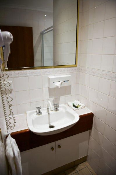 Cousins Motor Inn - Accommodation Gold Coast 13