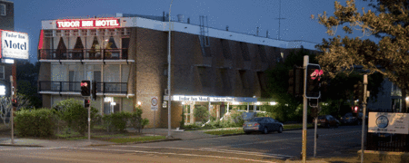 Tudor Inn Motel - Accommodation Gold Coast 0