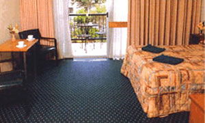 Tudor Inn Motel - Accommodation Gold Coast 2