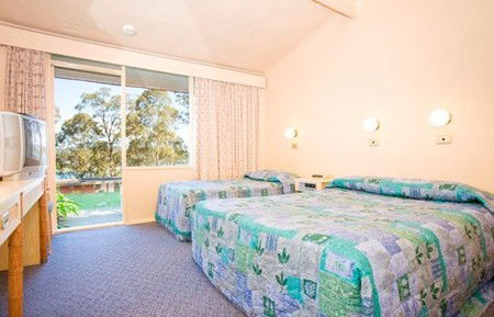 Bay Waters - Accommodation Gold Coast 3