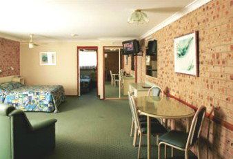 Cardiff Motor Inn - Accommodation Gold Coast 1