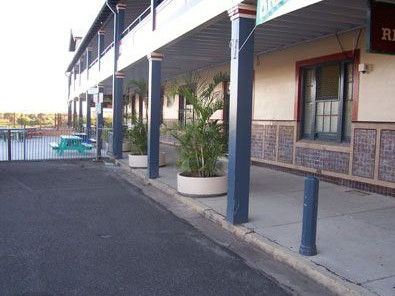 Crown Hotel Motel - Accommodation Gold Coast 2
