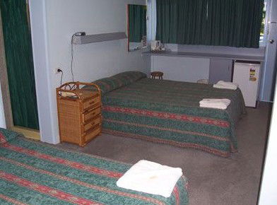Crown Hotel Motel - Accommodation Gold Coast 4