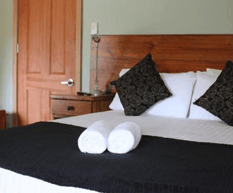 Tullah Lakeside Chalets - Accommodation Gold Coast