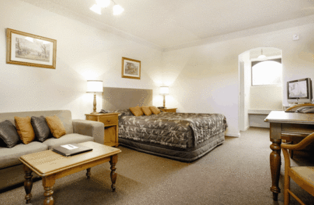 Hotel Bruce County - Accommodation Gold Coast 2