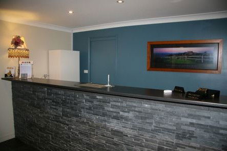 Comfort Inn Lake Macquarie - Gold Coast 4U 1