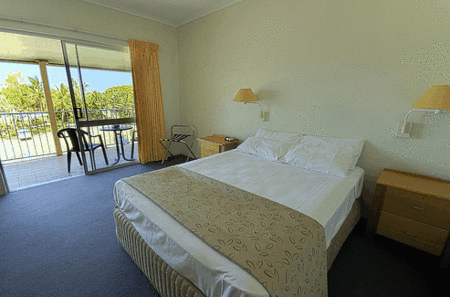 Club Crocodile, Airlie Beach - Accommodation Gold Coast 3
