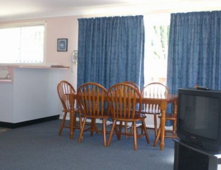Boronia Holiday Lodge - Accommodation Gold Coast 2