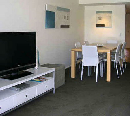 Sunrise Cove Holiday Apartments - Accommodation Gold Coast 2