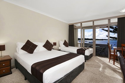 Waters Edge Country Comfort - Accommodation Gold Coast 0