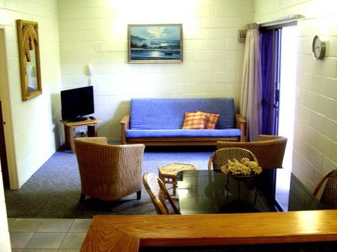 Ti Tree Holiday Apartments - Accommodation Gold Coast 2