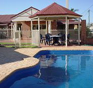 Roma Mid Town Motor Inn - Gold Coast 4U
