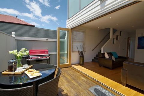 City Breeze - Stay Innercity - Accommodation Gold Coast 0