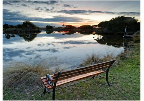 Stanley Lakeside Spa Cabins - Accommodation Gold Coast 7