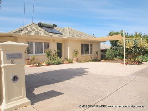 Homes Down Under - Accommodation Gold Coast 3