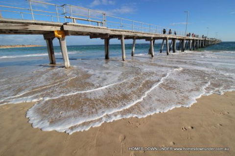 Homes Down Under - Accommodation Gold Coast 6