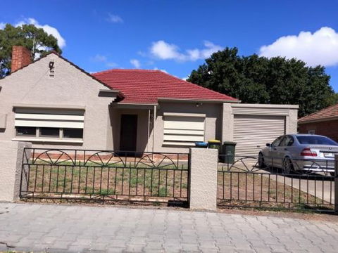 Adelaide Rooms - Accommodation Gold Coast 1