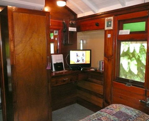 Mt Nebo Railway Carriage & Chalet - Accommodation Gold Coast 2
