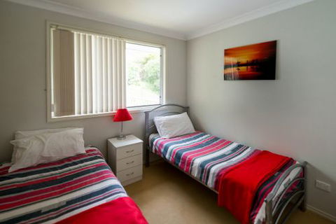 The Lake Limo - Accommodation Gold Coast 3