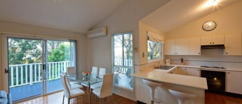 The Lake Limo - Accommodation Gold Coast 8