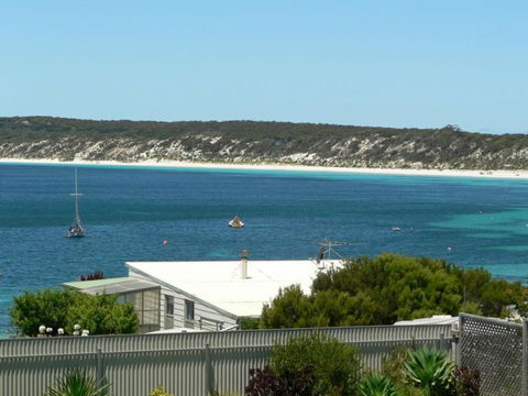 Fareview Beach House - Accommodation Gold Coast 0