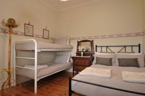 Charlie Bates Cottage - Accommodation Gold Coast 4