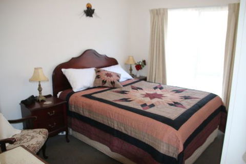 Donkey Tales Farm Cottages - Accommodation Gold Coast 3