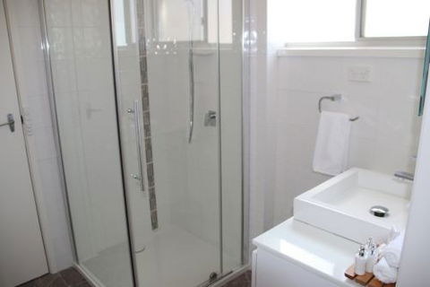Donkey Tales Farm Cottages - Accommodation Gold Coast 5