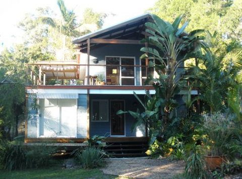Coochiemudlo Island Family Beach House - Accommodation Gold Coast 0