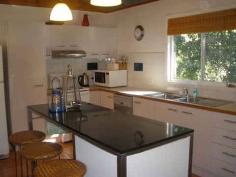 Coochiemudlo Island Family Beach House - Accommodation Gold Coast 3