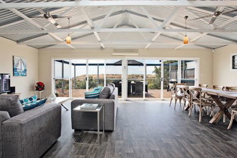 Coral Sands Luxury Beach House - Accommodation Gold Coast 0
